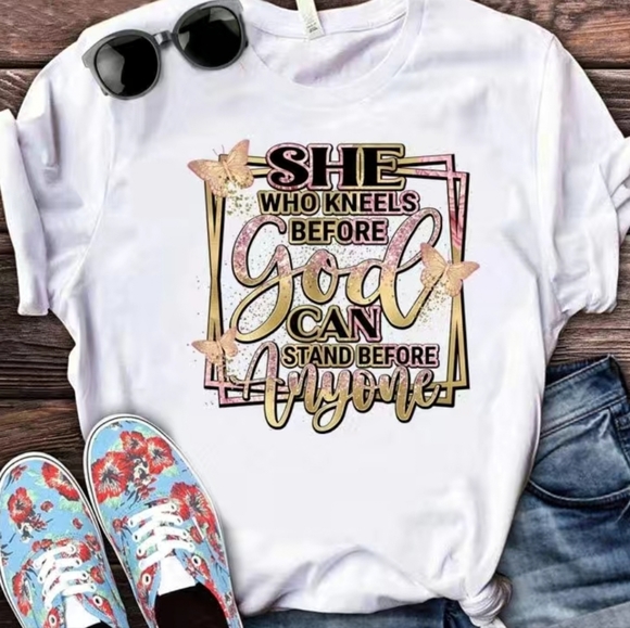 "She who kneels before God...can stand before anyone" TSHIRT GODFIDENCE - Picture 2 of 4